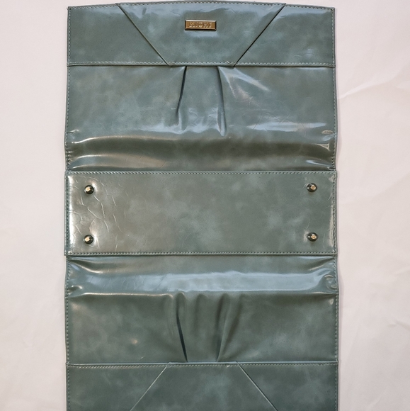 MICHE MINDI CLASSIC MAGNETIC SHELL ONLY - Picture 2 of 7